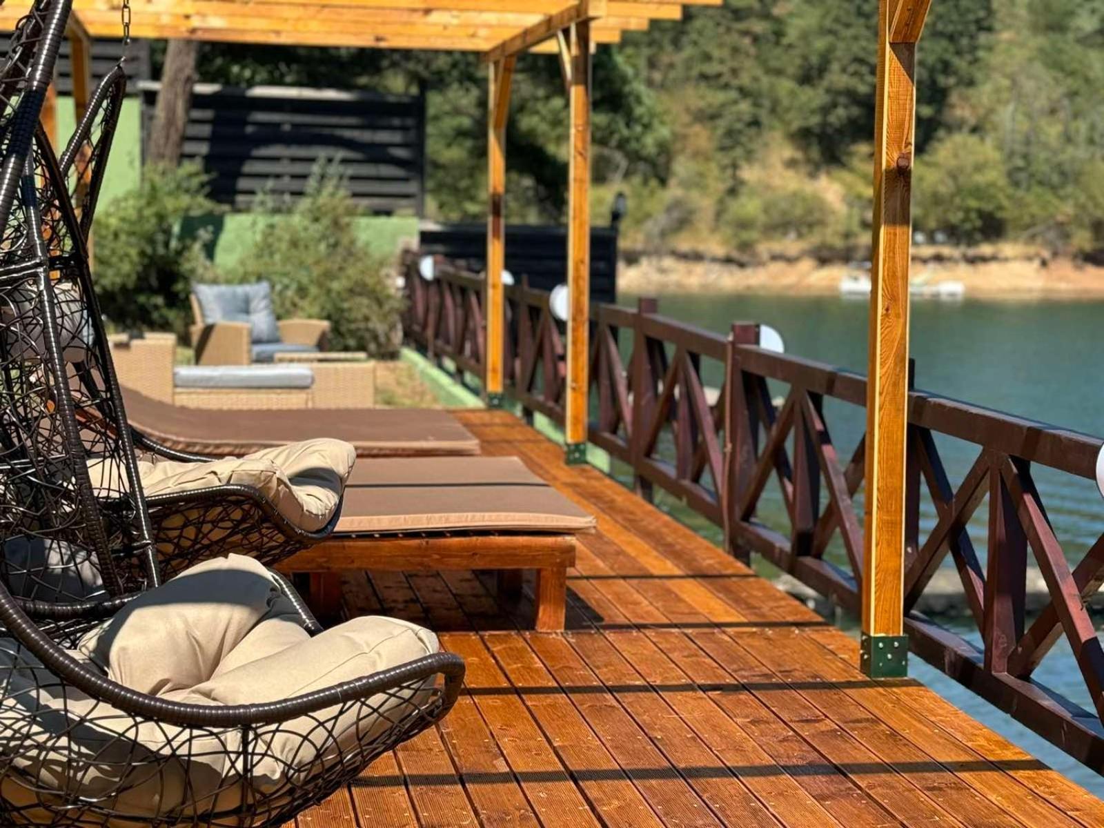 Villa Iskar Lake Residence By Bookvillabg Shtarkelovo Gnezdo Exterior photo